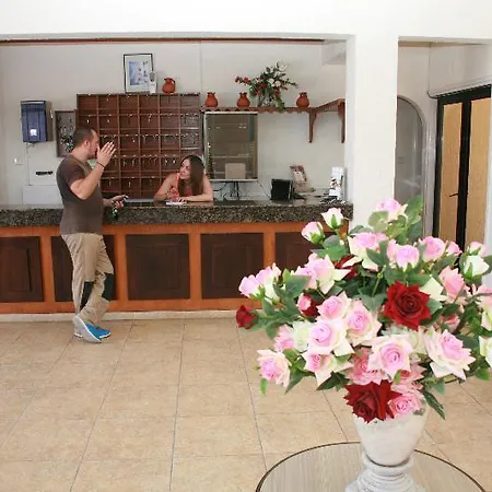 New York Plaza Lejlighedshotel Paphos